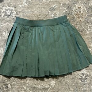 New without tags Lululemon tennis/pickleball pleated skirt.